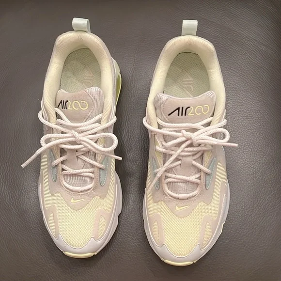 Nike Air Max 200 - Picture 2 of 4